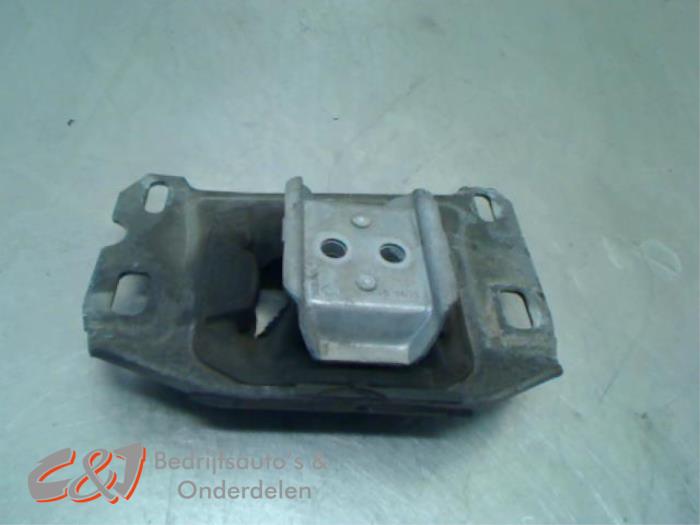 Used Engine mount Opel Combo Cargo 1.5 CDTI 75 Price € 21,00 Margin scheme offered by C&J Bedrijfsauto's & Onderdelen