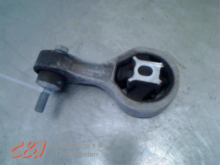 Used Engine mount Nissan NV 300 1.6 dCi 125 Price € 15,75 Margin scheme offered by C&J Bedrijfsauto's & Onderdelen
