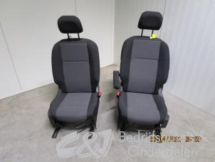 Używane Fotele przednie lewy + prawy Opel Combo Cargo 1.5 CDTI 75 Cena € 787,50 Procedura marży oferowane przez C&J bedrijfsauto's & onderdelen