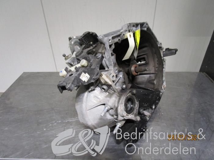 Getriebe van een Opel Combo Cargo 1.5 CDTI 75 2019