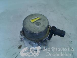 Usados Bomba de vacío (diésel) Opel Vivaro 1.9 DI Precio € 42,00 Norma de margen ofrecido por C&J bedrijfsauto's & onderdelen