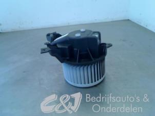 Usados Motor de ventilador de calefactor Fiat Doblo Cargo (263) 1.3 D Multijet Precio € 68,25 Norma de margen ofrecido por C&J bedrijfsauto's & onderdelen