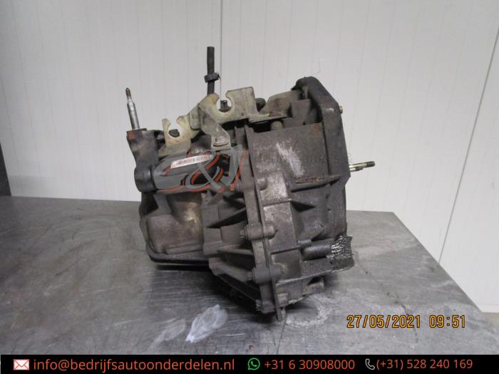 Gearbox Opel Vivaro 1.9 DI - PK5369 F9Q762 PK5369