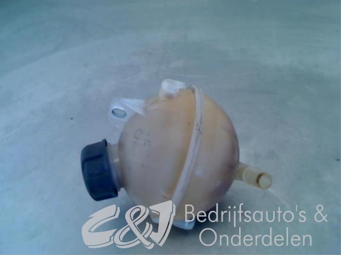 Expansion vessel from a Fiat Scudo (270) 2.0 D Multijet 2014