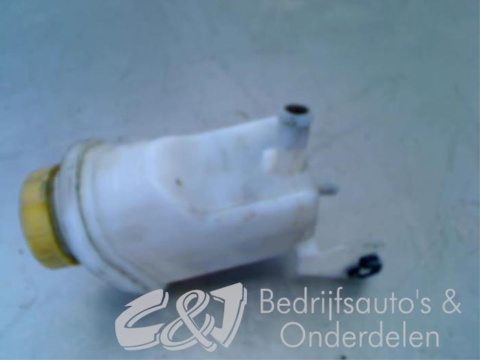Lenkkraftverstärker Ölbehälter van een Fiat Doblo (263) 1.3 D Multijet 2010