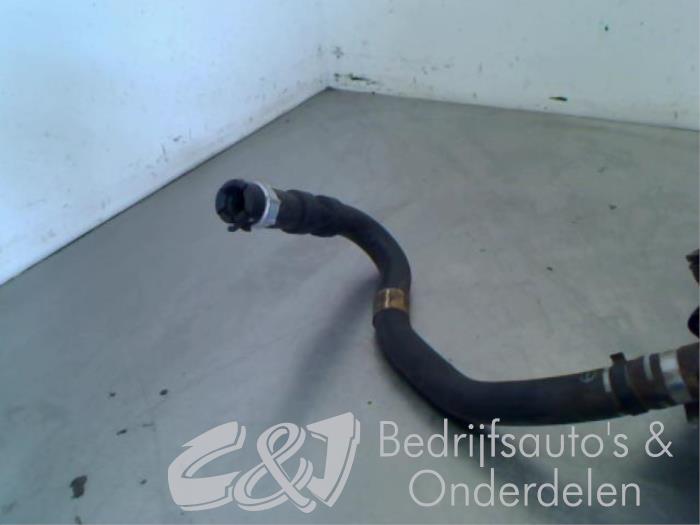 Thermostat housing from a Peugeot Boxer (U9) 2.2 HDi 100 Euro 4 2007