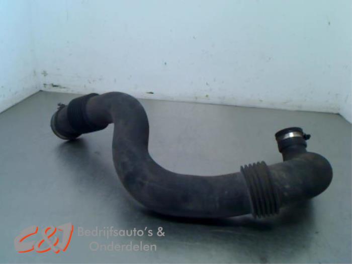 Gebrauchte Intercooler Rohr Renault Master II (FD/HD) 2.2 dCi 16V Preis € 21,00 Margenregelung angeboten von C&J Bedrijfsauto's & Onderdelen