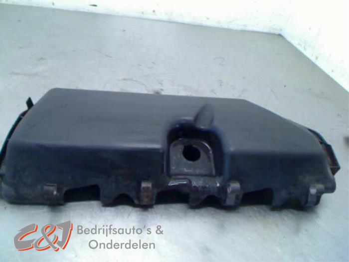 Gebrauchte Abdeckblech Motor Renault Master II (ED/HD/UD) 2.5 dCi 150 FAP Preis € 15,75 Margenregelung angeboten von C&J Bedrijfsauto's & Onderdelen