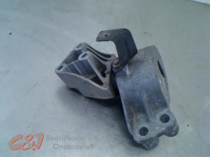 Used Engine mount Opel Combo 1.3 CDTI 16V Price € 26,25 Margin scheme offered by C&J Bedrijfsauto's & Onderdelen