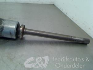 Used Front drive shaft, right Opel Vivaro 1.9 DI Price € 52,50 Margin scheme offered by C&J bedrijfsauto's & onderdelen