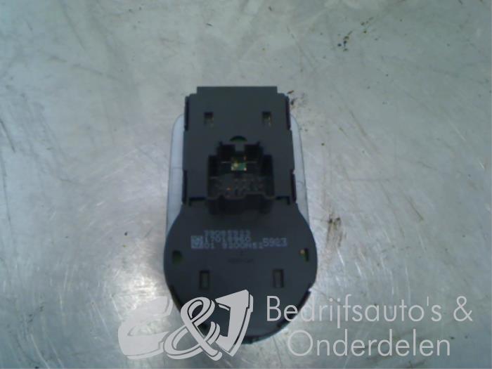 Light switch from a Opel Combo Cargo 1.5 CDTI 75 2019