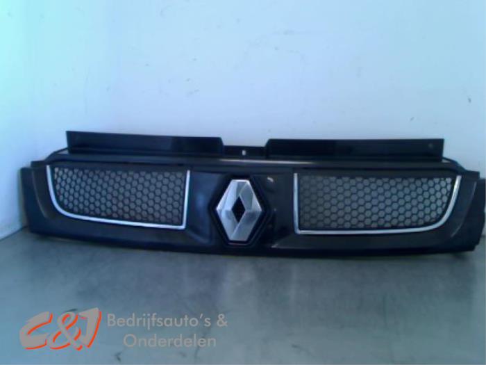 Używane Grill Renault Trafic New (FL) 2.5 dCi 16V 135 Cena € 15,75 Procedura marży oferowane przez C&J Bedrijfsauto's & Onderdelen