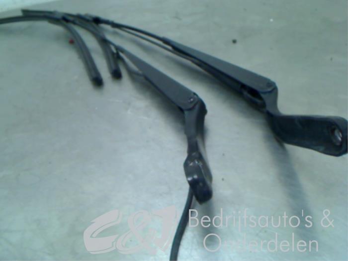 GM OEM Windshiled Wiper-Front Arm 22917502