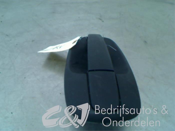 Handle from a Renault Trafic New (FL) 2.0 dCi 16V 90 2009