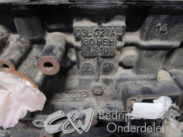 Bloque inferior motor de un Volkswagen Caddy III (2KA,2KH,2CA,2CH) 1.6 TDI 16V 2012