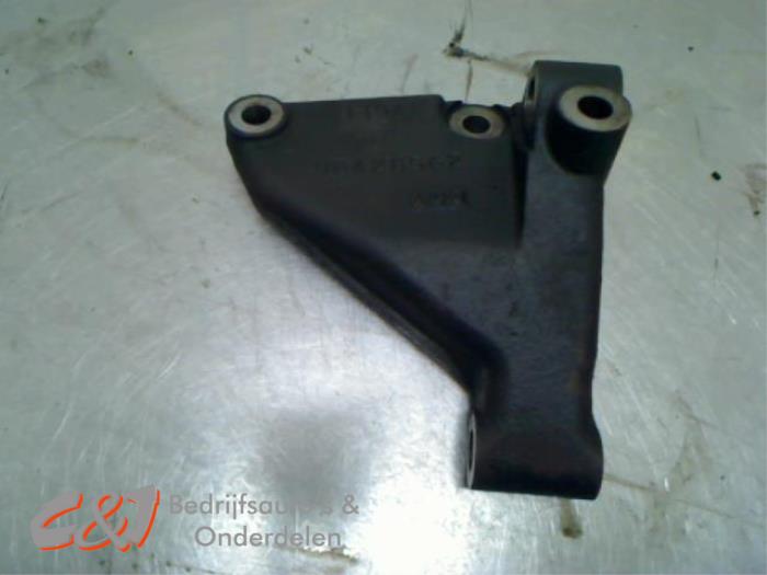 Used Engine mount Fiat Ducato (243/244/245/247) 2.8 JTD Price € 15,75 Margin scheme offered by C&J Bedrijfsauto's & Onderdelen