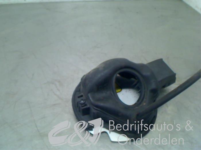 Clapet réservoir d'un Fiat Doblo Cargo (263) 1.3 D Multijet 2012