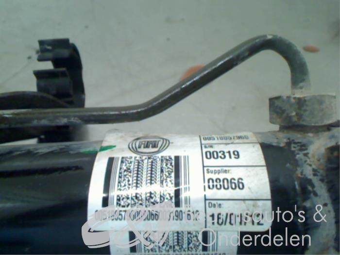 Power steering box from a Fiat Doblo Cargo (263) 1.3 D Multijet 2012