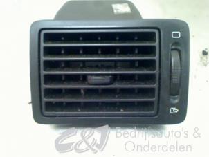 Used Dashboard vent Citroen Jumpy (G9) 1.6 HDI 16V Price € 21,00 Margin scheme offered by C&J bedrijfsauto's & onderdelen