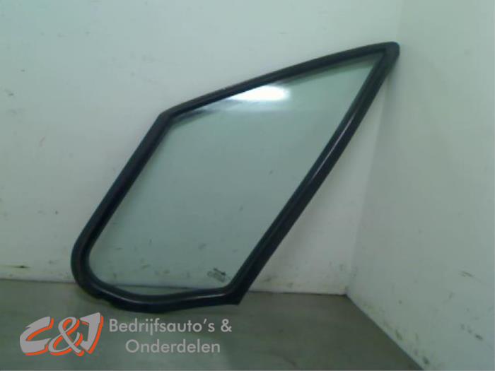Usados Ventanilla triangular izquierda delante Fiat Ducato (243/244/245/247) 2.3 JTD 16V Precio € 31,50 Norma de margen ofrecido por C&J Bedrijfsauto's & Onderdelen