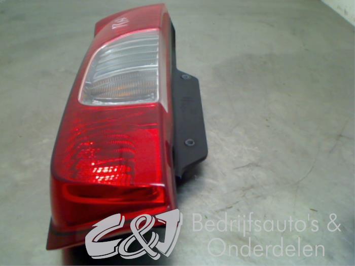 Luz trasera derecha de un Fiat Fiorino (225) 1.3 D 16V Multijet 2011