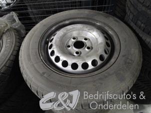 Usagé Kit jantes + pneus d'hivers Volkswagen Transporter T5 1.9 TDi Prix € 210,00 Règlement à la marge proposé par C&J bedrijfsauto's & onderdelen