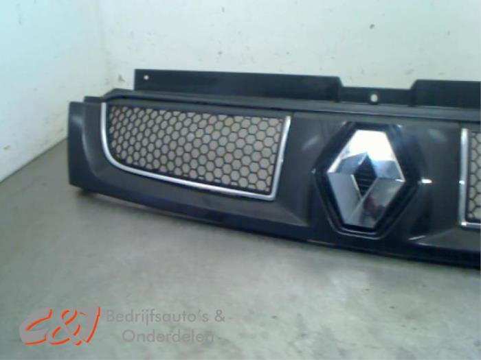 Begagnade Grill Renault Trafic New (FL) 1.9 dCi 82 16V Pris € 15,75 Marginaltabell erbjuds av C&J Bedrijfsauto's & Onderdelen