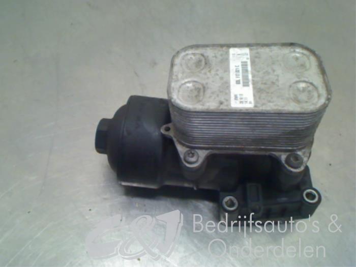 Cuerpo de filtro de aceite de un Volkswagen Caddy III (2KA,2KH,2CA,2CH) 1.6 TDI 16V 2012