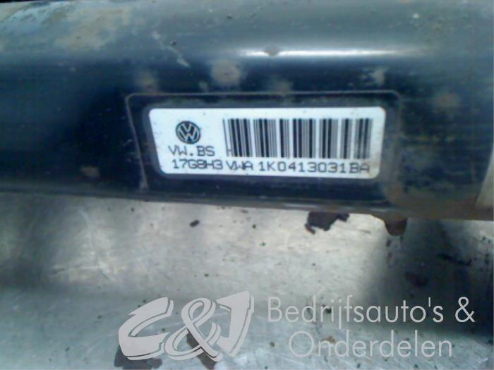 Barre amortisseur avant gauche d'un Volkswagen Caddy III (2KA,2KH,2CA,2CH) 1.6 TDI 16V 2012