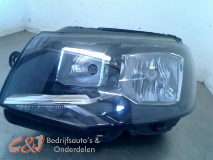 Używane Reflektor lewy Volkswagen Transporter T6 2.0 TDI 150 Cena € 105,00 Procedura marży oferowane przez C&J Bedrijfsauto's & Onderdelen