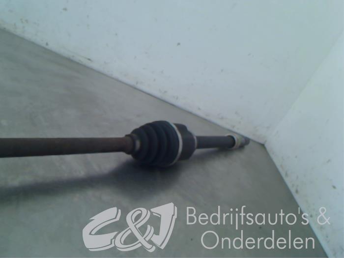 Front drive shaft, right from a Opel Vivaro 2.0 CDTI 2009