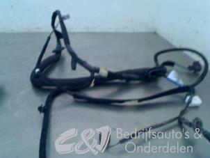 Usados Mazo de cables Opel Vivaro 1.6 CDTI 90 Precio € 36,75 Norma de margen ofrecido por C&J bedrijfsauto's & onderdelen