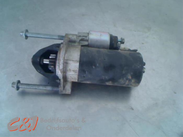 Startmotor från en Mercedes-Benz Sprinter 3,5t (906.73) 315 CDI 16V 2008
