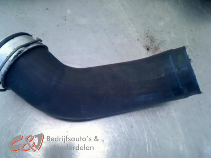 Gebrauchte Intercooler Schlauch Volkswagen Transporter T5 2.5 TDi Preis € 10,50 Margenregelung angeboten von C&J Bedrijfsauto's & Onderdelen