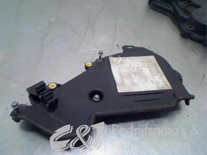 Timing cover from a Peugeot Partner (GC/GF/GG/GJ/GK) 1.6 HDI 90 2012