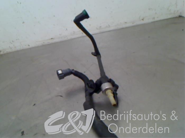 Fuel line from a Ford Transit Connect (PJ2) 1.6 TDCi 16V 95 2014