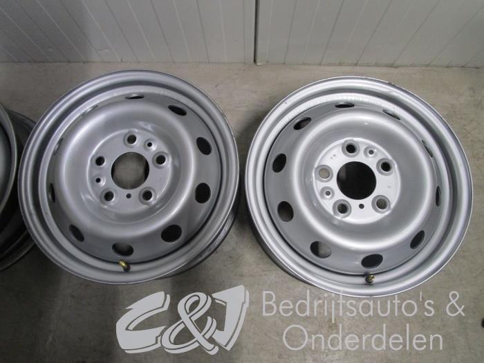 Set of wheels from a Peugeot Boxer (U9) 2.0 BlueHDi 110 2017