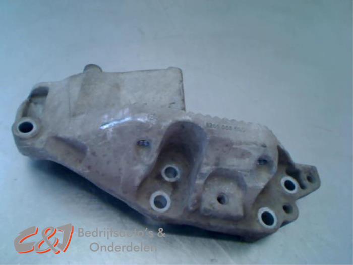 Used Engine mount Opel Movano 2.3 CDTi 16V FWD Price € 21,00 Margin scheme offered by C&J Bedrijfsauto's & Onderdelen