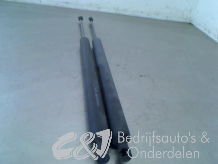 Set of tailgate gas struts from a Peugeot Partner Tepee (7A/B/C/D/E/F/G/J/P/S) 1.6 HDI 75 2010