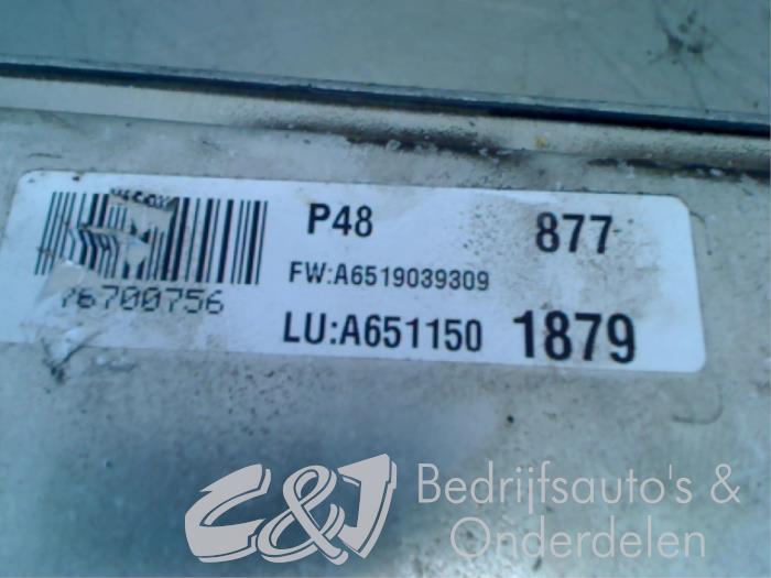 Ordinateur gestion moteur d'un Mercedes-Benz Vito (639.6) 2.2 110 CDI 16V Euro 5 2011