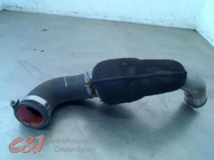 Gebrauchte Intercooler Rohr Opel Movano (4A1; 4A2; 4B2; 4B3; 4C2; 4C3) 2.5 CDTI 16V DPF Preis € 15,75 Margenregelung angeboten von C&J Bedrijfsauto's & Onderdelen
