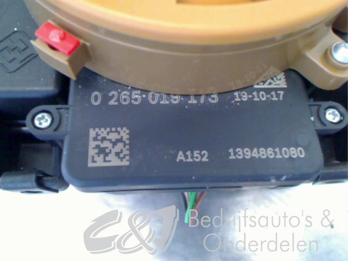 Interruptor combinado columna de dirección de un Fiat Doblo Cargo (263) 1.3 D Multijet 2020