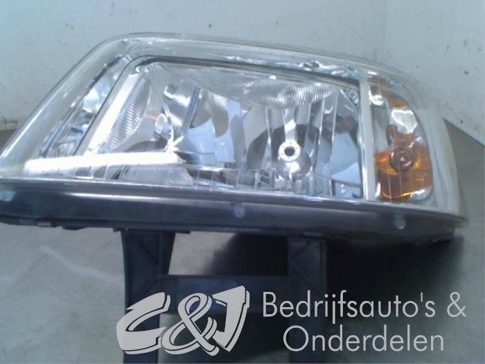 Headlight, left from a Volkswagen Transporter 2004
