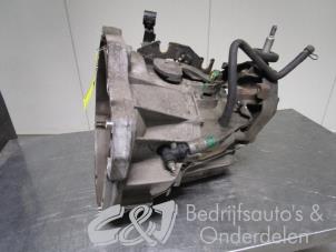 Gebrauchte Getriebe Renault Master III (FD/HD) 2.5 dCi 16V Preis € 952,88 Mit Mehrwertsteuer angeboten von C&J bedrijfsauto's & onderdelen
