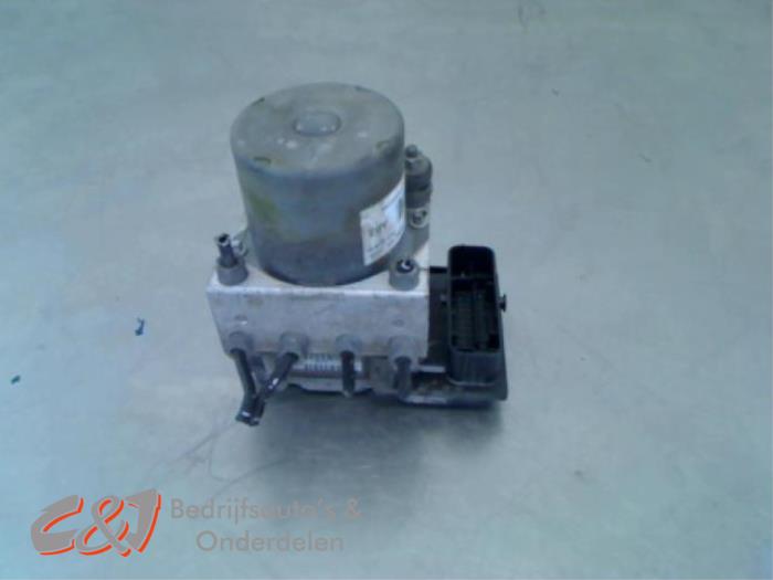 Begagnade ABS-pump Peugeot Boxer (U9) 2.2 HDi 120 Euro 4 Pris € 47,25 Marginaltabell erbjuds av C&J Bedrijfsauto's & Onderdelen