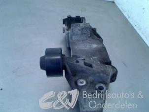 Used Alternator lower bracket Opel Vivaro 2.0 CDTI Price € 31,50 Margin scheme offered by C&J bedrijfsauto's & onderdelen