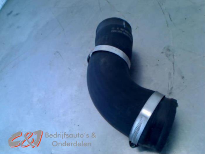 Gebrauchte Intercooler Schlauch Mercedes Sprinter 3t (903) 311 CDI 16V Preis € 10,50 Margenregelung angeboten von C&J Bedrijfsauto's & Onderdelen