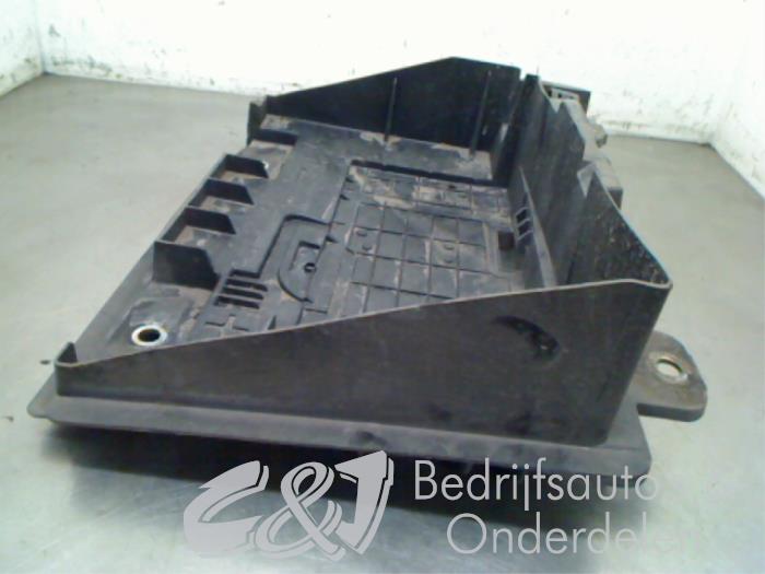 Caja de batería de un Renault Master IV (MA/MB/MC/MD/MH/MF/MG/MH) 2.3 dCi 16V 2012