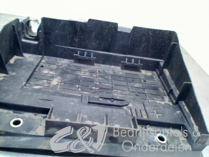 Caja de batería de un Renault Master IV (MA/MB/MC/MD/MH/MF/MG/MH) 2.3 dCi 16V 2012
