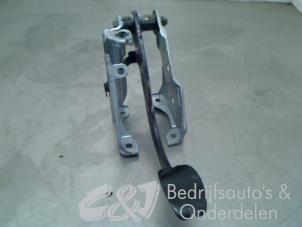 Used Brake pedal Opel Vivaro 2.0 CDTI Price € 26,25 Margin scheme offered by C&J bedrijfsauto's & onderdelen